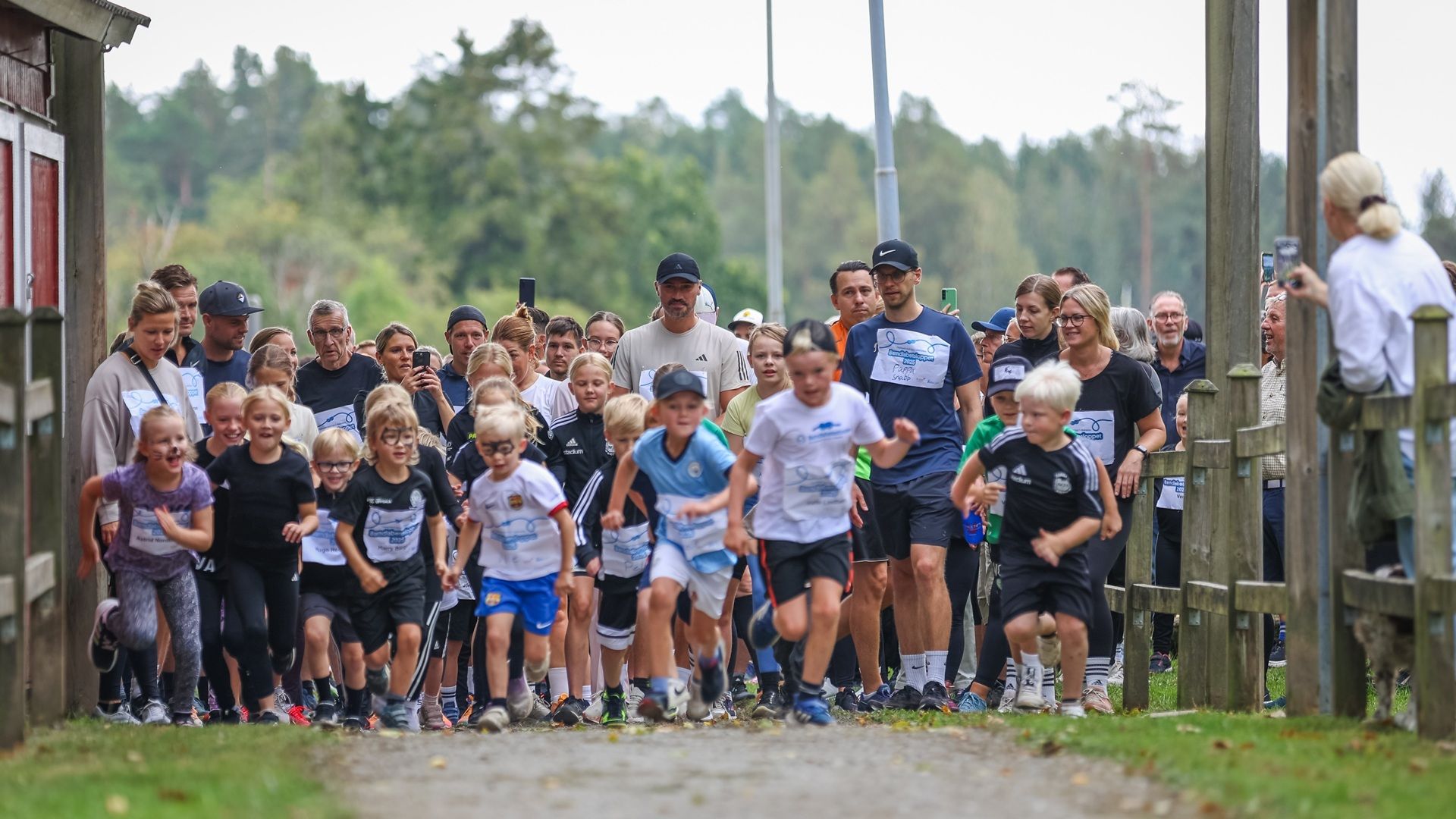 Localized race image