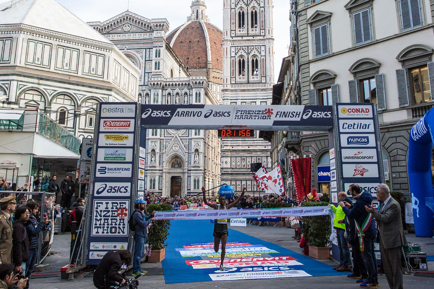 Firenze Marathon Florence Follow runners and take the race experience to the next level